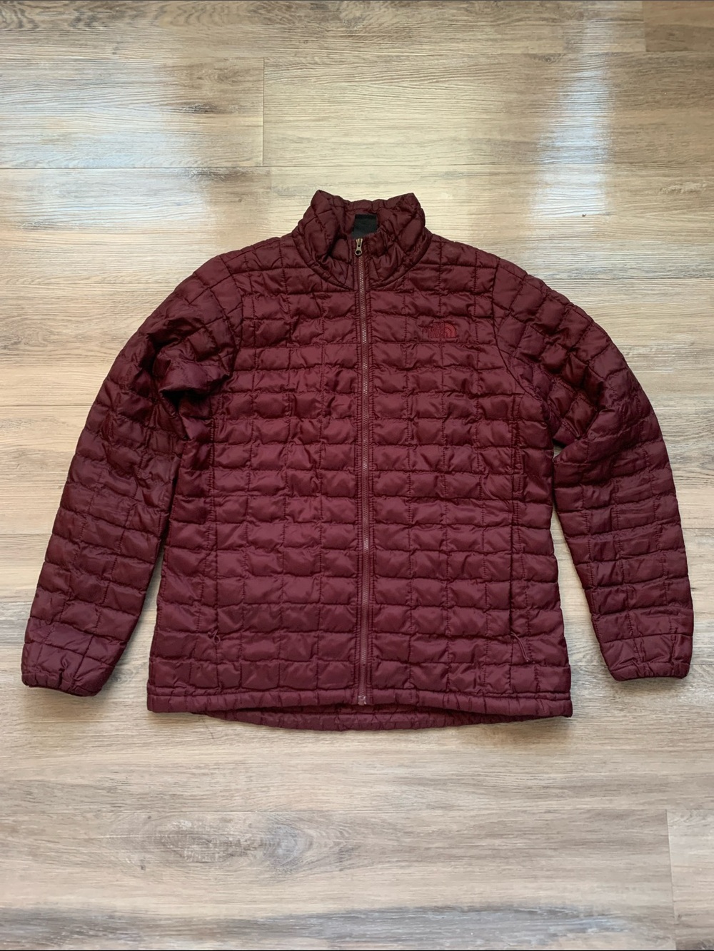 The North Face Thermoball Eco Women's Quilted Jacket in Deep Burgundy Size L